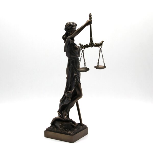 Justicia szobor mérleggel - Image 2