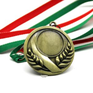 Bronz érem két babérággal, gravírozással és éremszalaggal