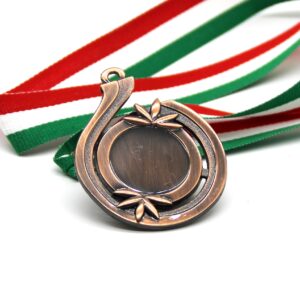 Kecses bronz érem gravírozással és éremszalaggal