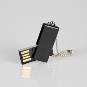 Fekete pendrive 16GB ajándék gravírozással