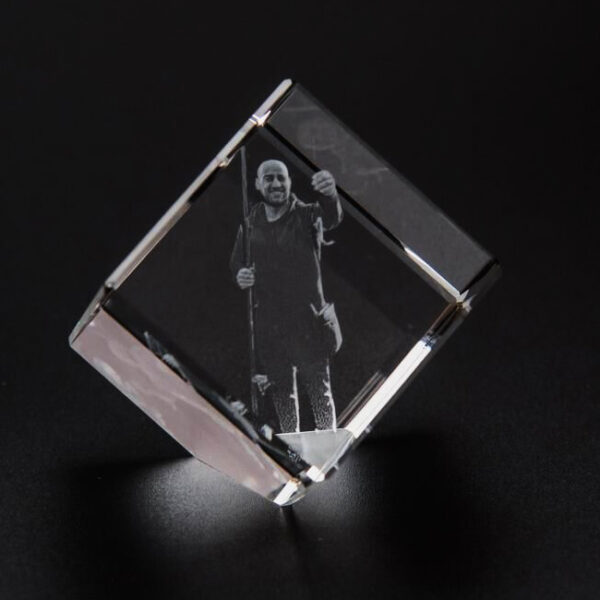 Üvegkristály vágott sarkú kocka 3D fotóval 6x6x6cm