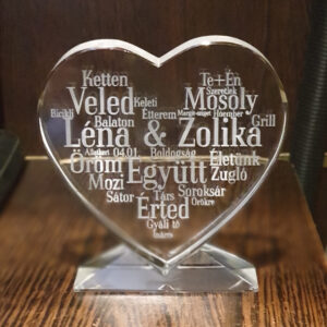Üvegkristály szív fénykép gravírozással díszdobozban, 10x10x2 cm