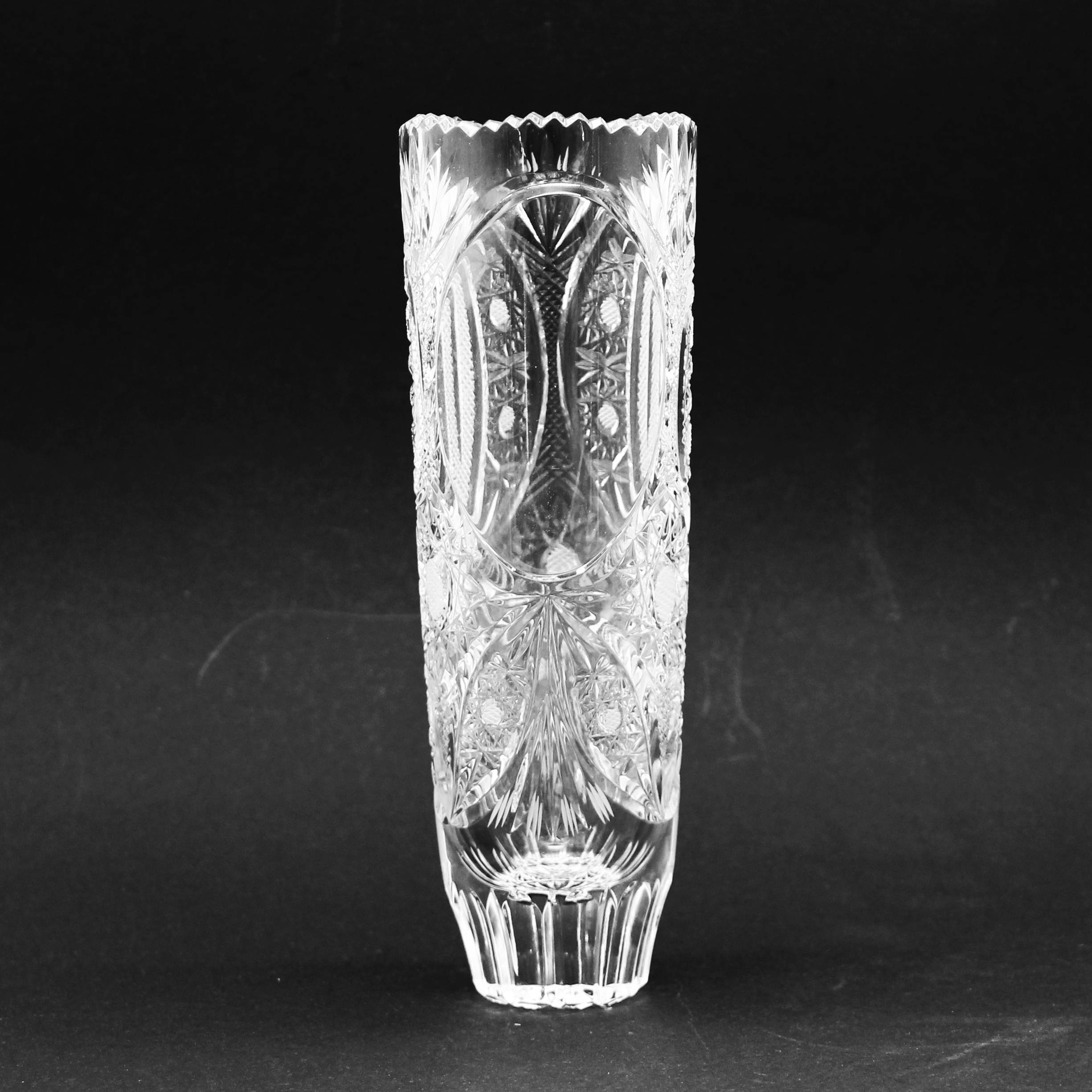 Egyenes csiszolt kristály váza ajándék gravírozással